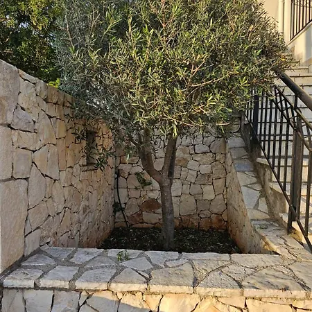 Clio בית נופש Mánganos